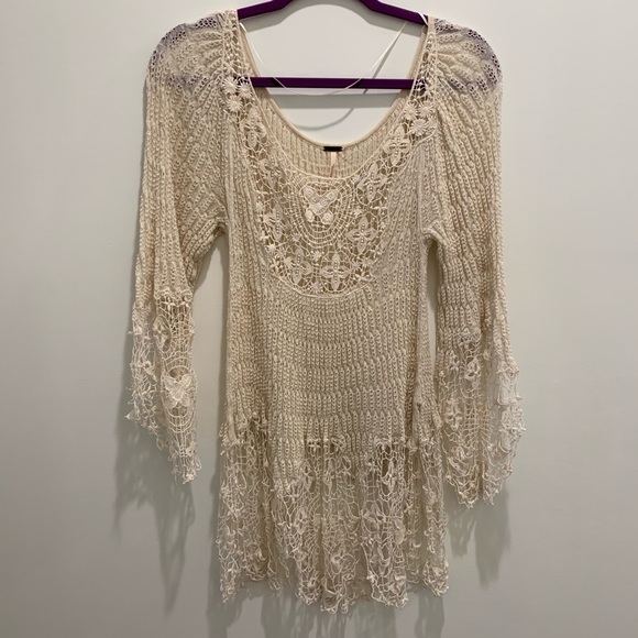 Free People small lace detailed cream flowy top - Picture 2 of 8